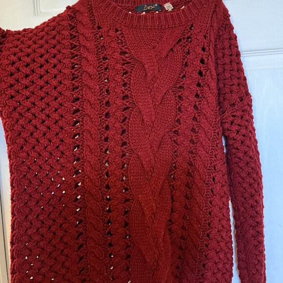 Sweater. Dex brand (sold at Bay Canada). Red colour and like new. Size XS/ TP - Picture 3 of 3